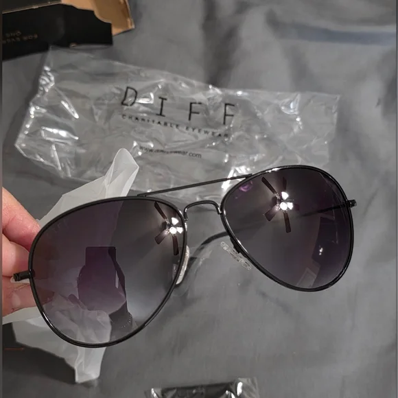 DIFF Cruz Sunglasses Black-Grey Gradient Diff Cruz Sunglasses | FREE Shipping - Go-Optic.com main image 4